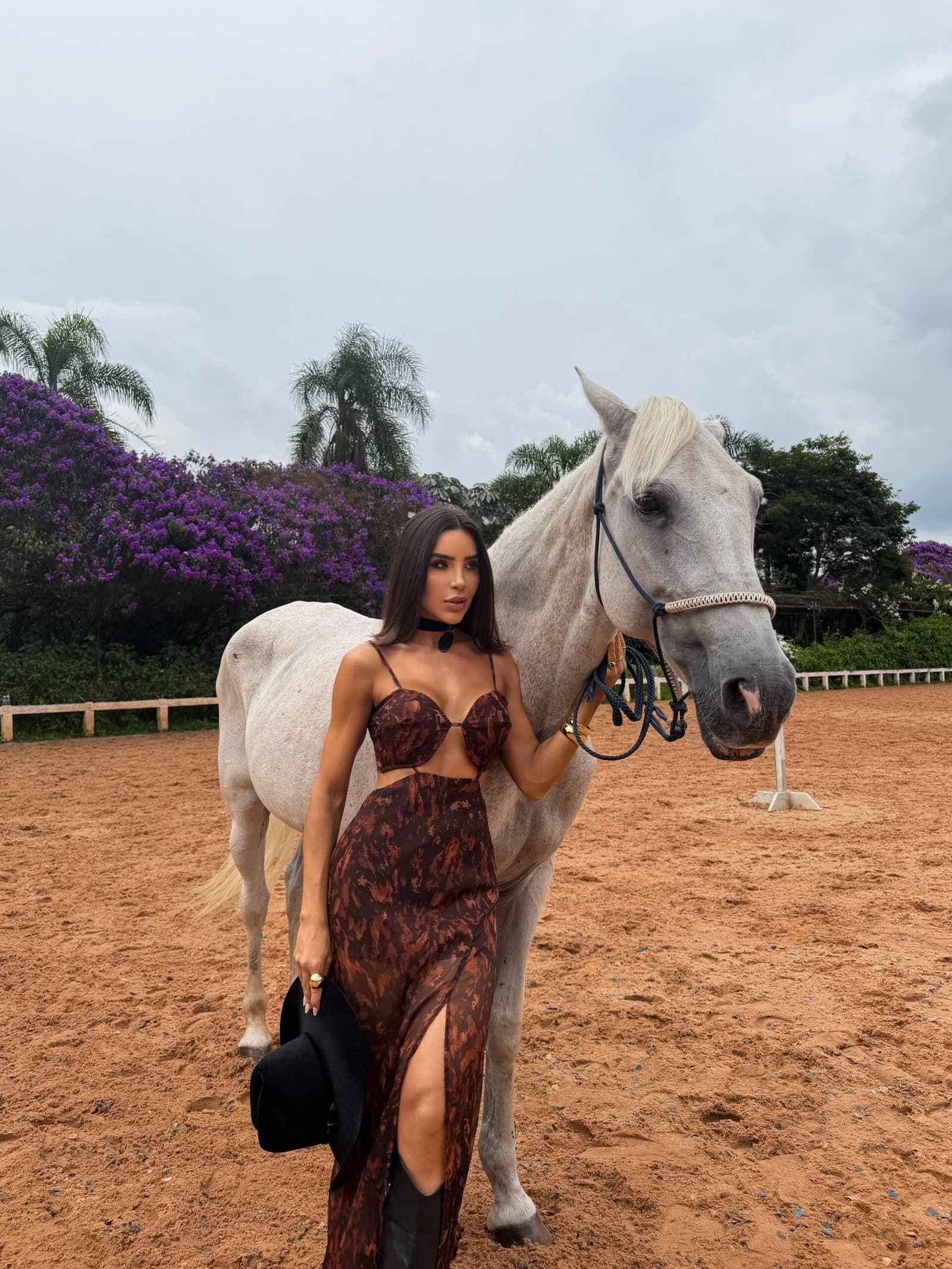 Vestido Mystic - Estampa Animal Print com Recortes Estilizados