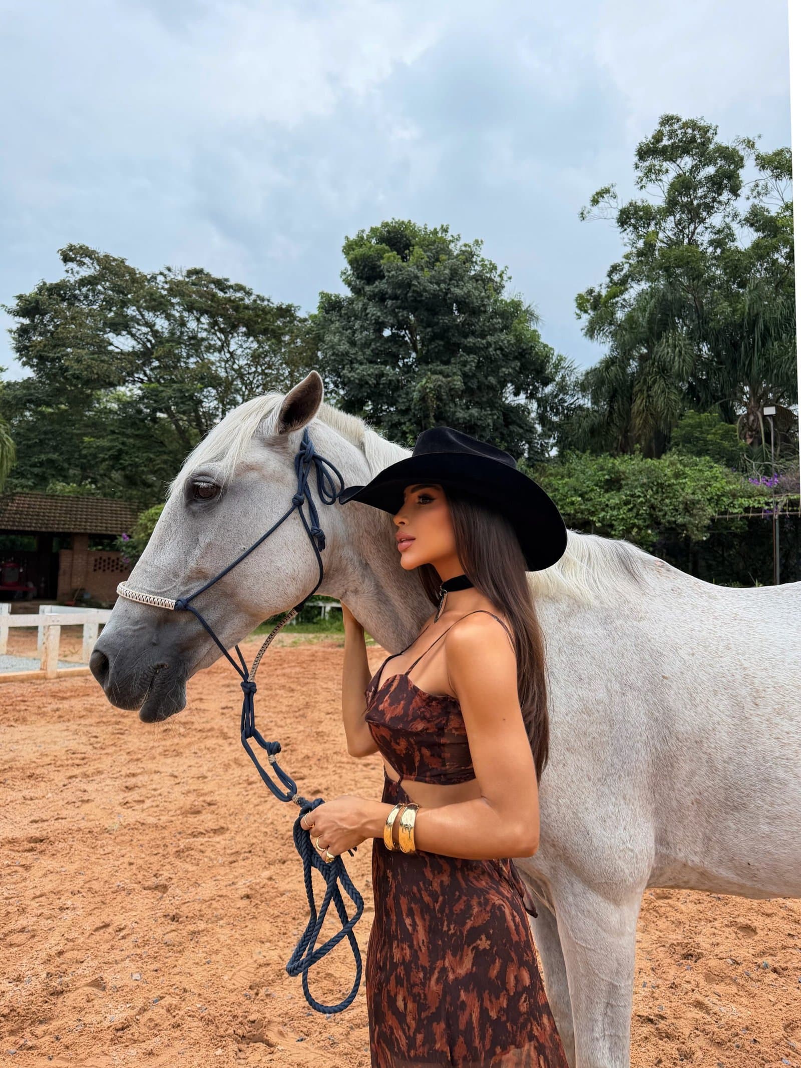 Vestido Mystic - Estampa Animal Print com Recortes Estilizados
