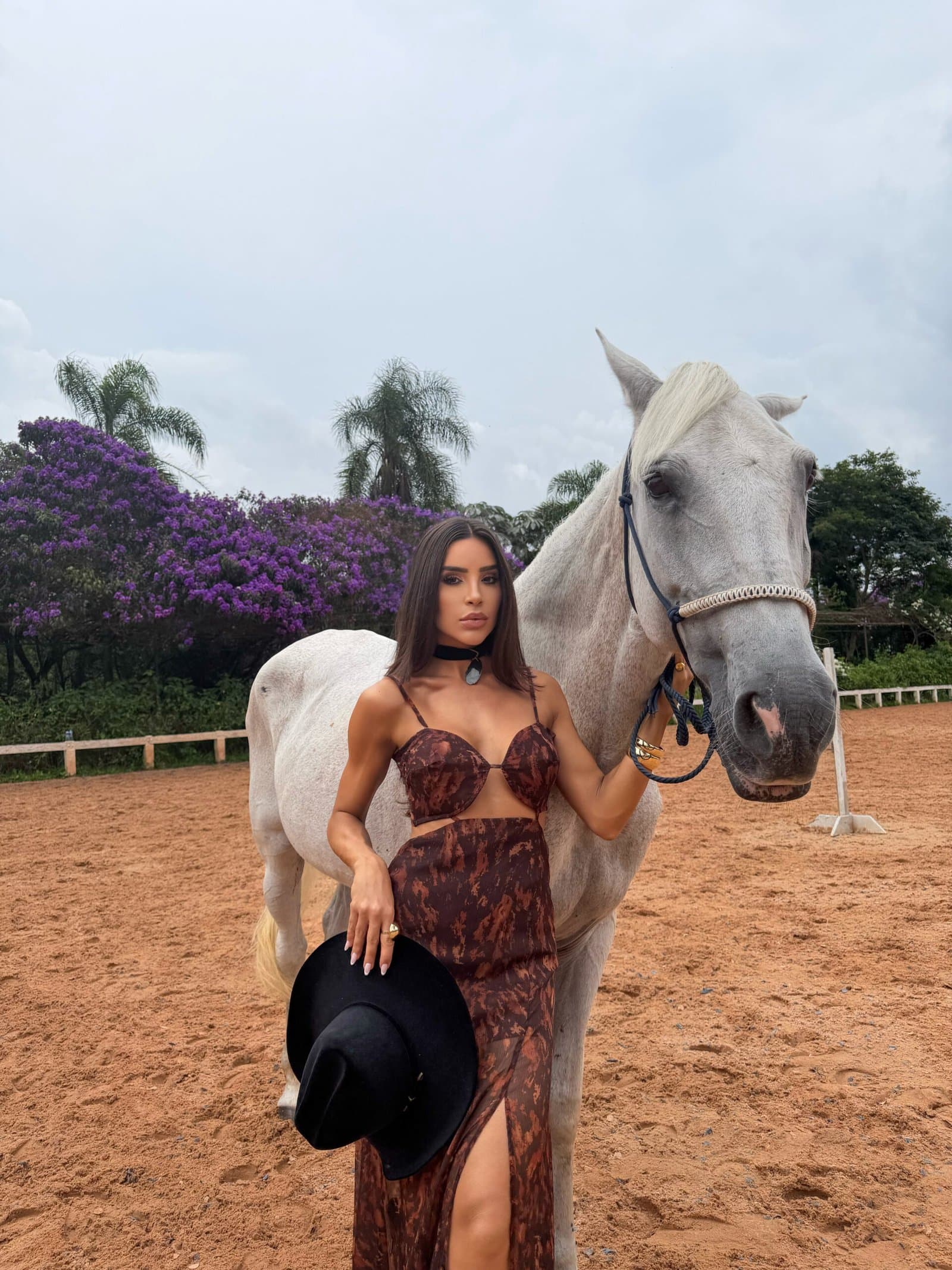 Vestido Mystic - Estampa Animal Print com Recortes Estilizados