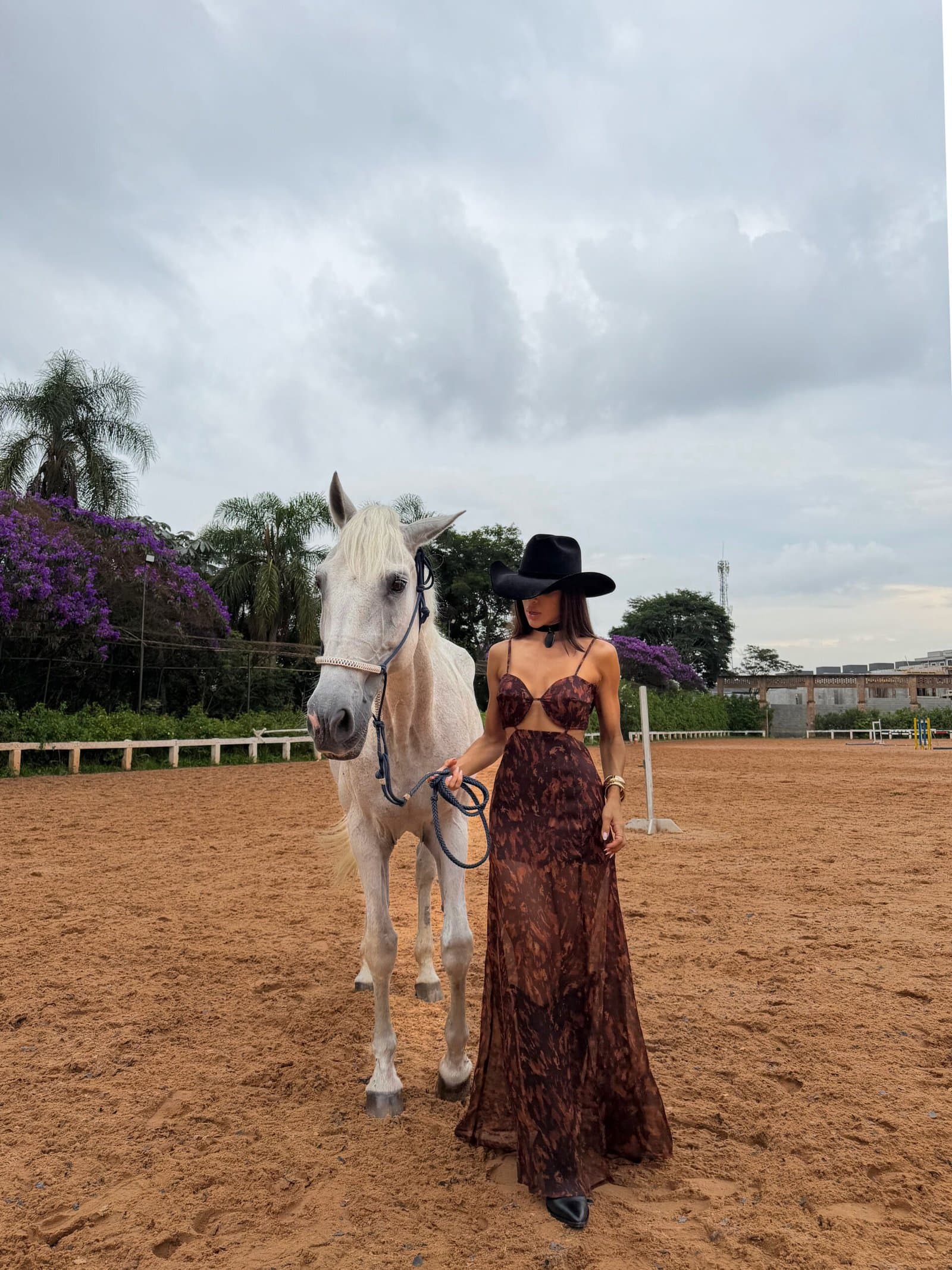 Vestido Mystic - Estampa Animal Print com Recortes Estilizados