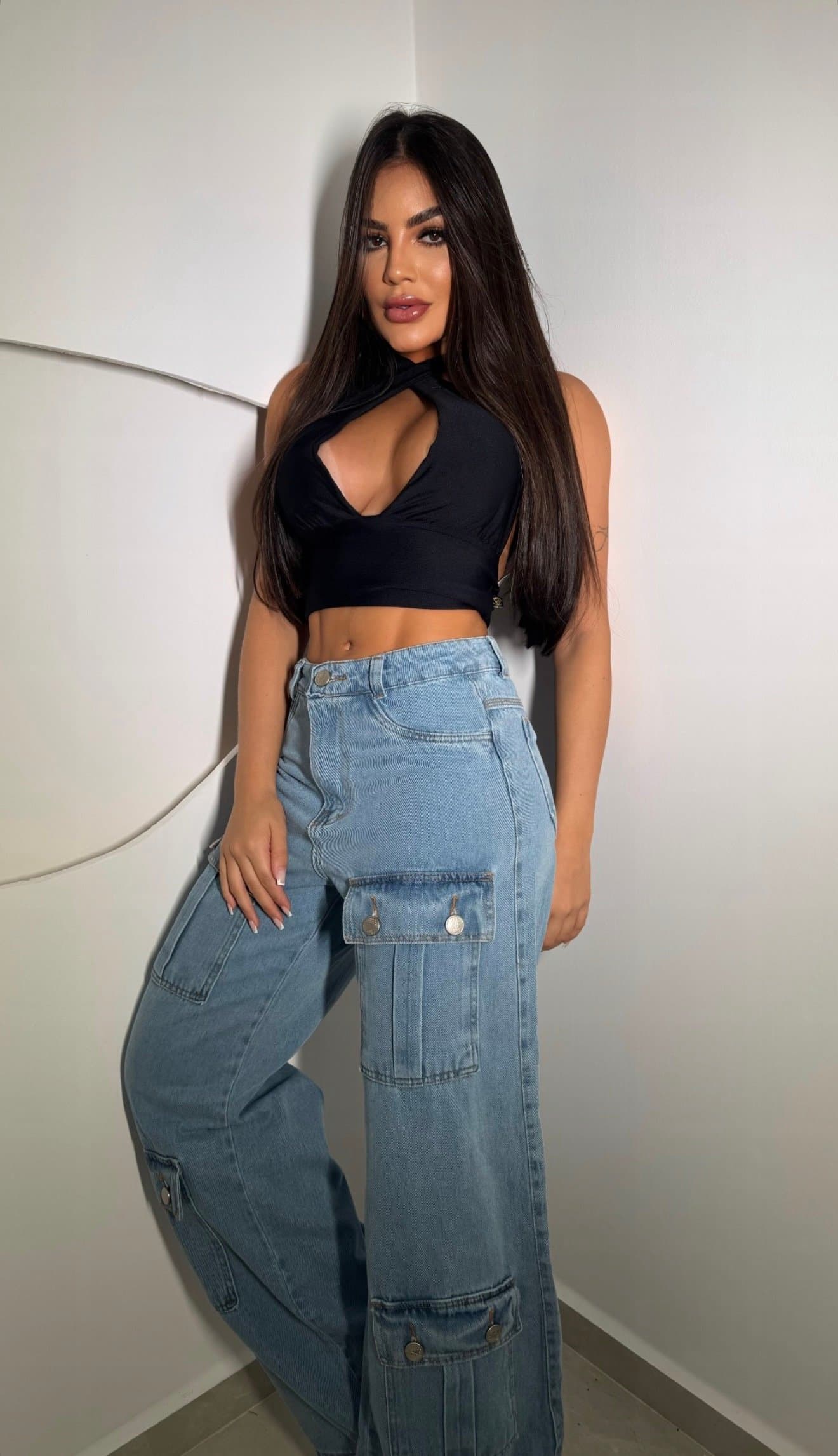 Calça Jeans Wide Leg Sensação Bolsos Frontais