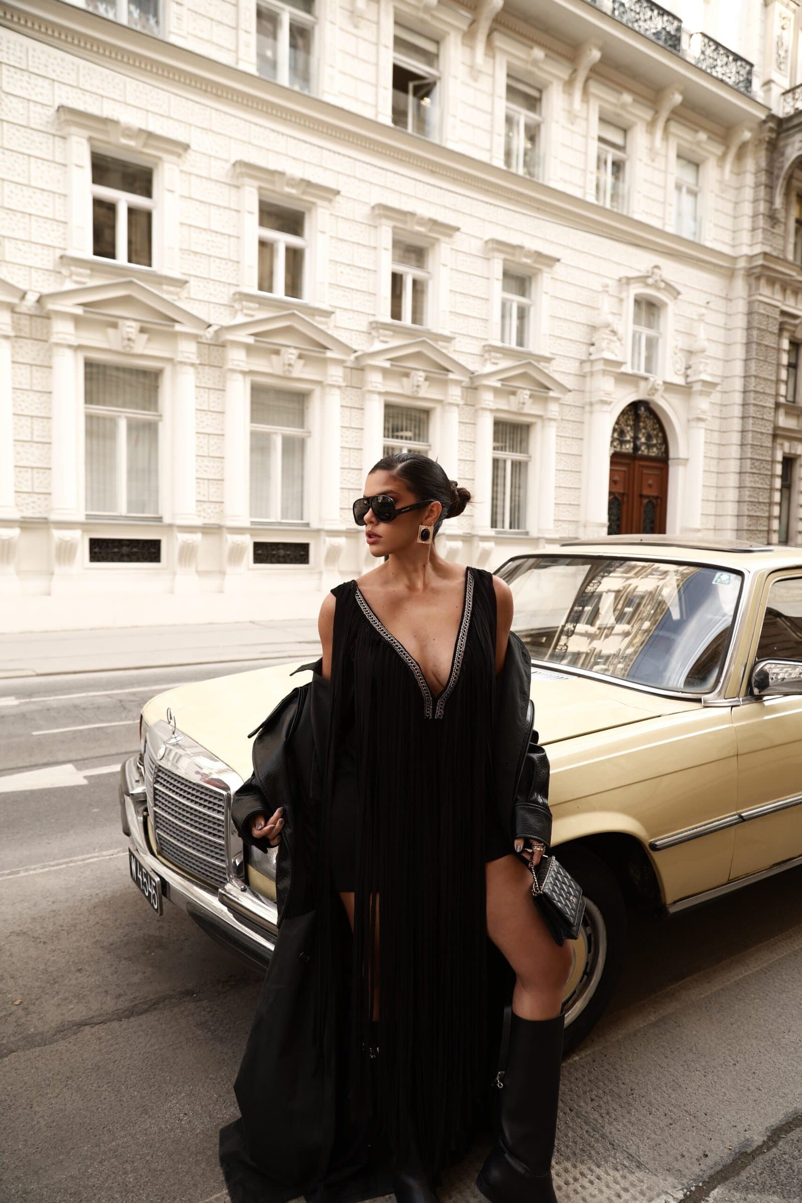 Vestido Sierra Franjas com Detalhes Dourado no Busto