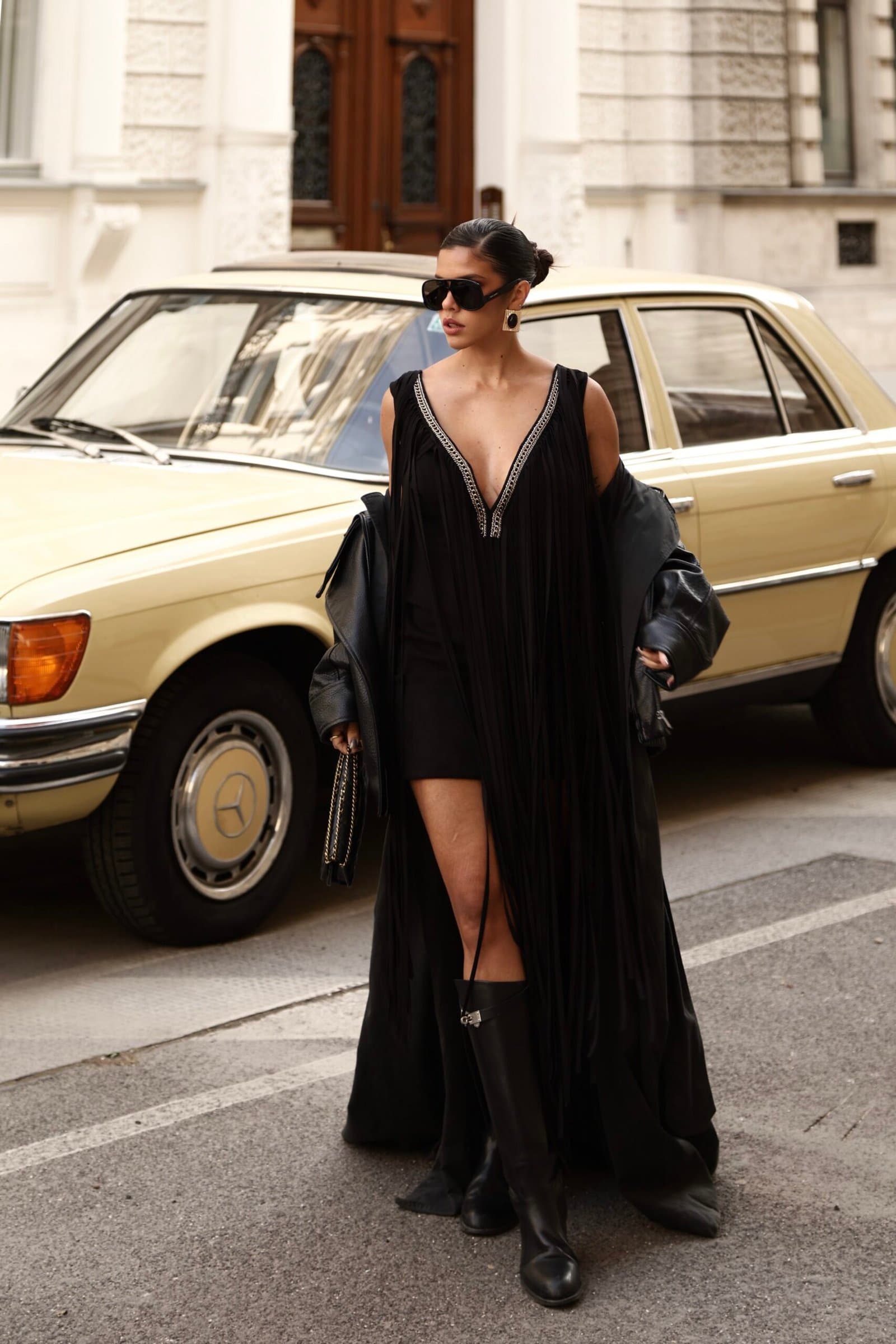 Vestido Sierra Franjas com Detalhes Dourado no Busto