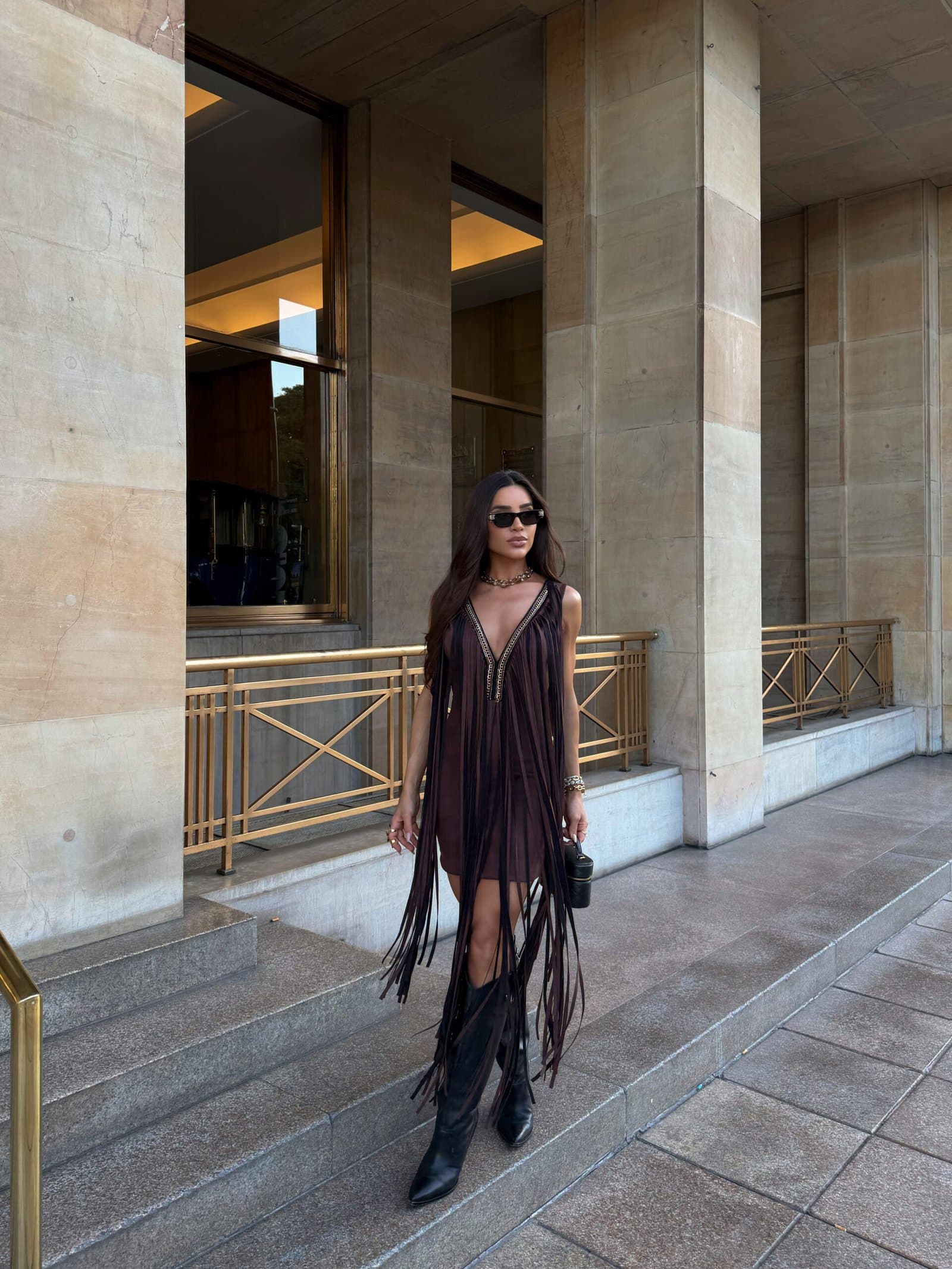 Vestido Sierra Franjas com Detalhes Dourado no Busto