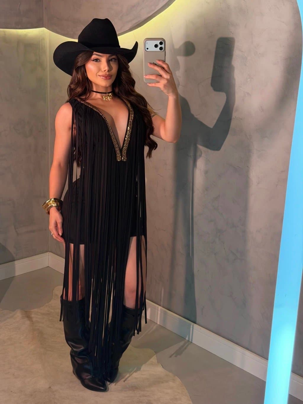 Vestido Sierra Franjas com Detalhes Dourado no Busto
