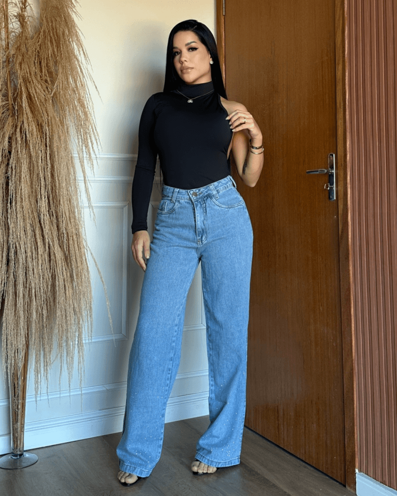 Calça Jeans Wide Leg Strass na Barra