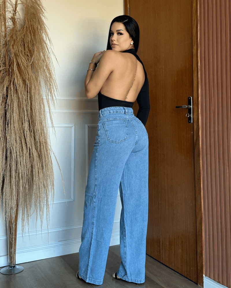 Calça Jeans Wide Leg Strass na Barra