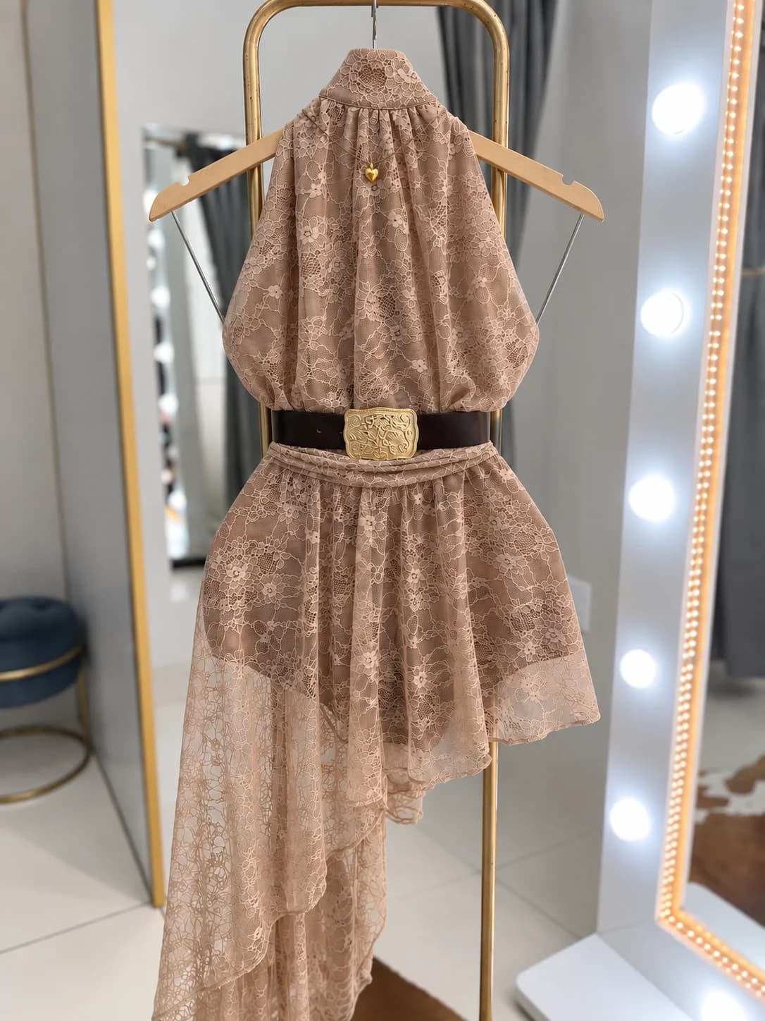 Vestido/macaquinho Assimétrico Renda