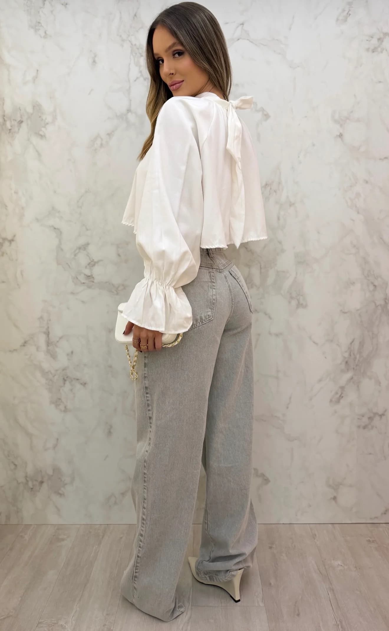 Cropped Bata Manga Flare Isis