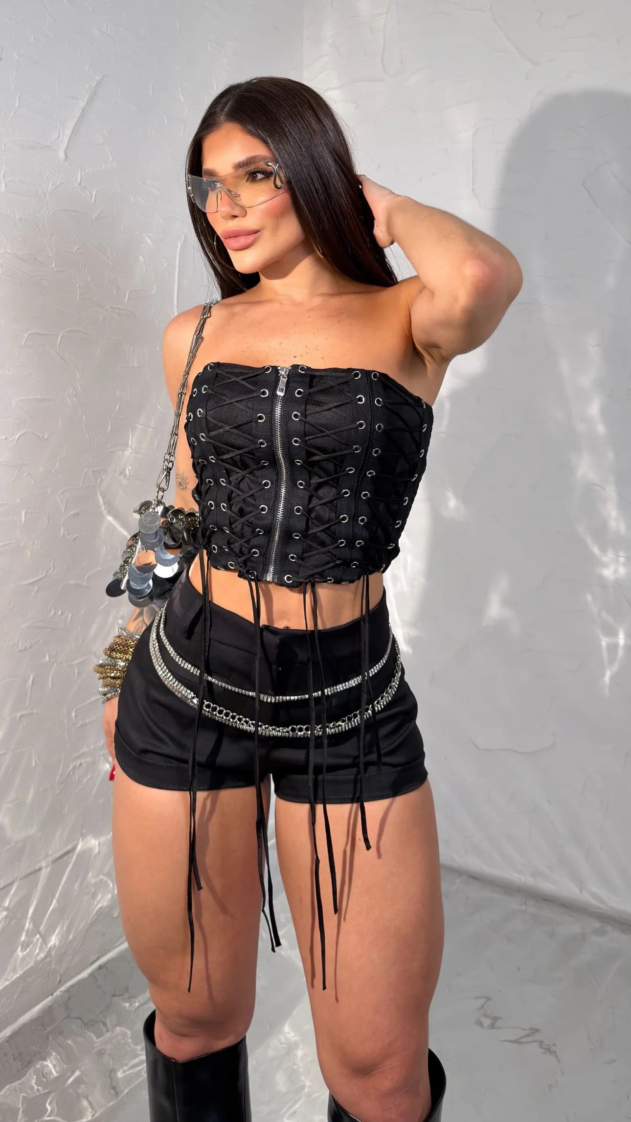 Cropped Corset Ilhos e Zíper Frontal