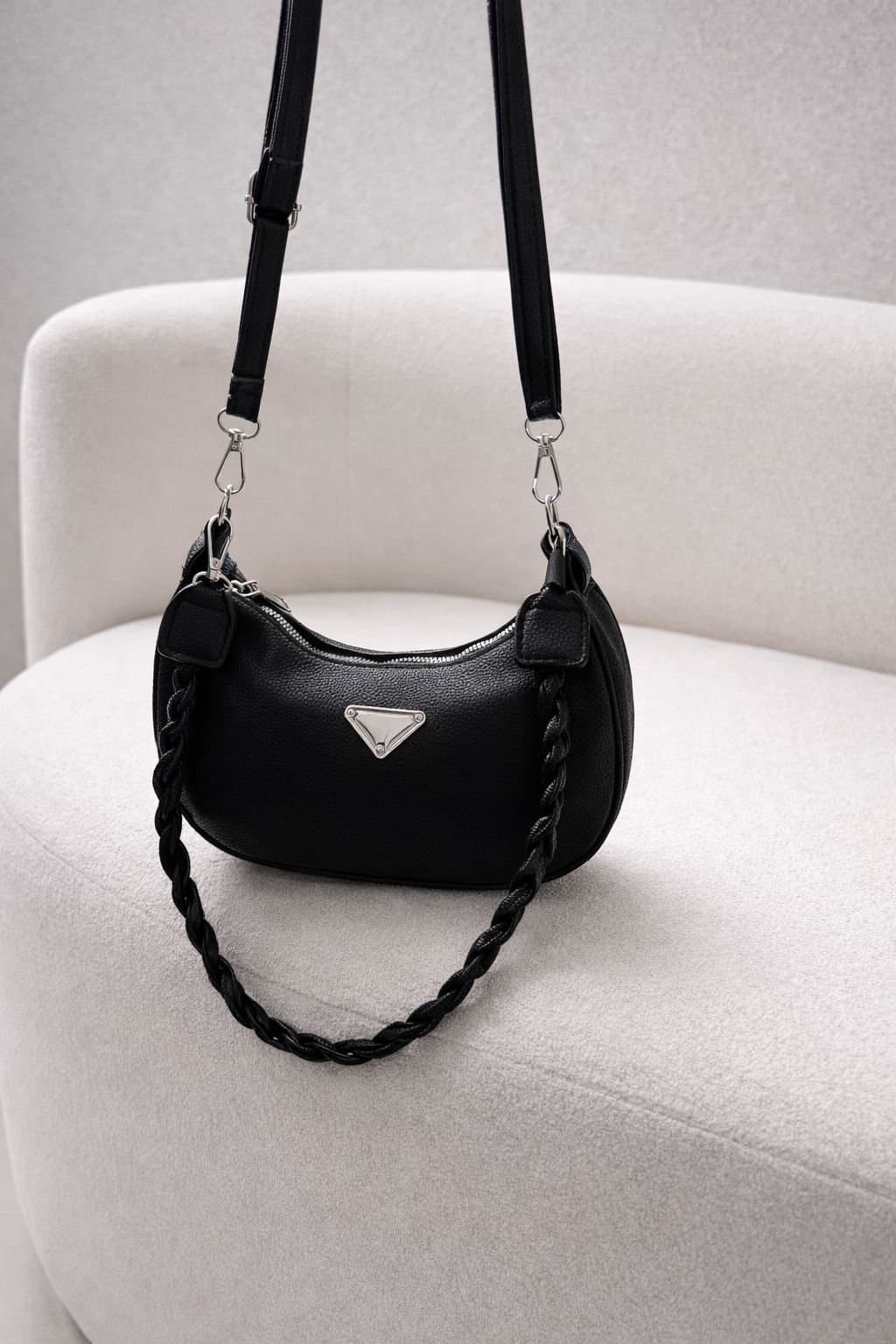 Bolsa Meia Lua 2 Alças Preta