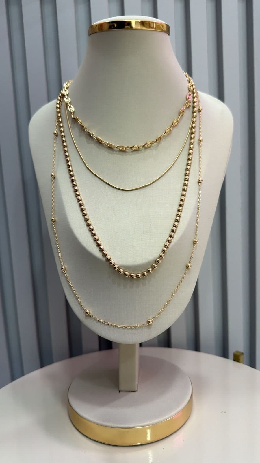 Conjunto de 4 Colares Sabrina Dourado