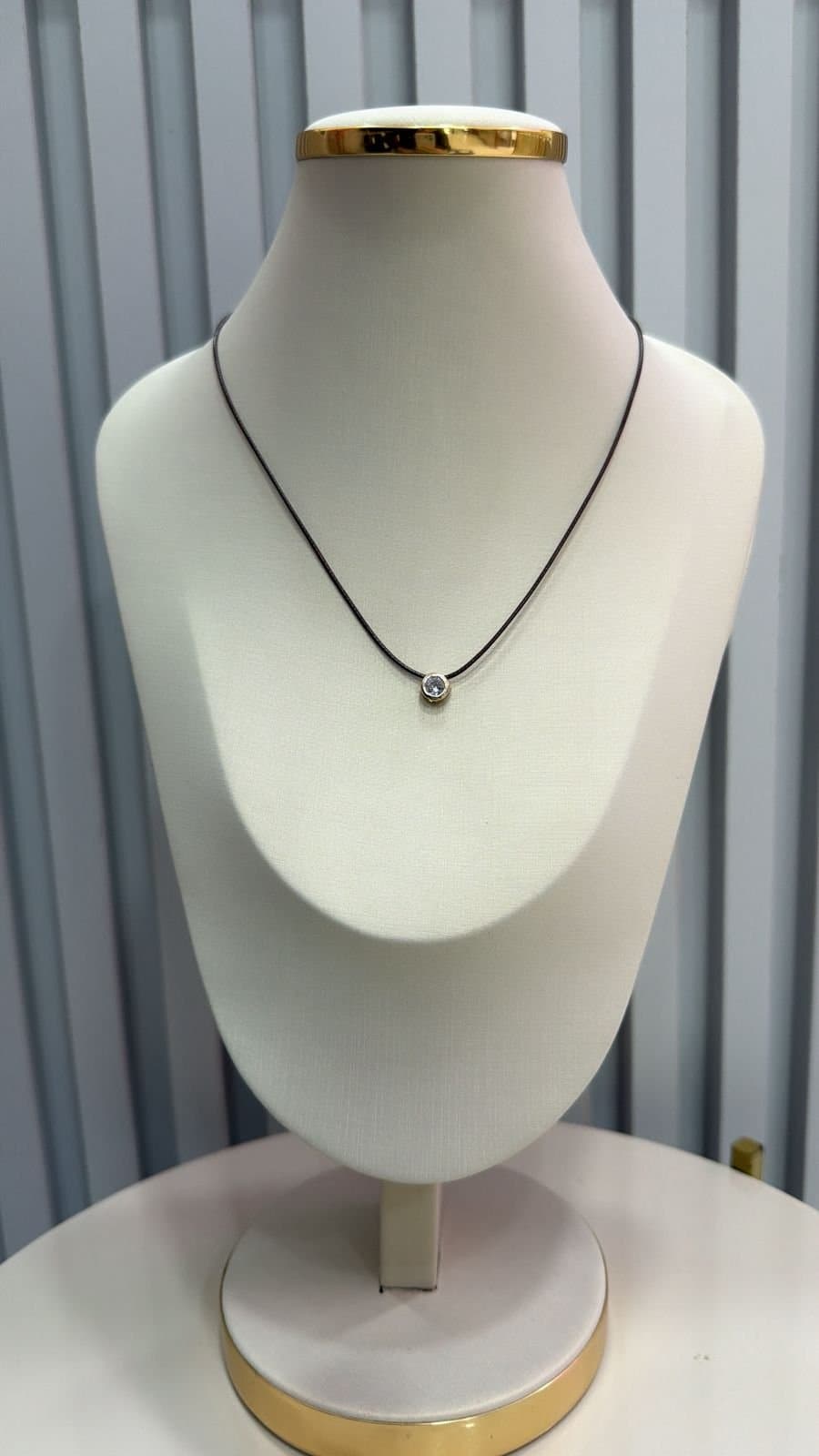 Colar Courino Ponto de Luz