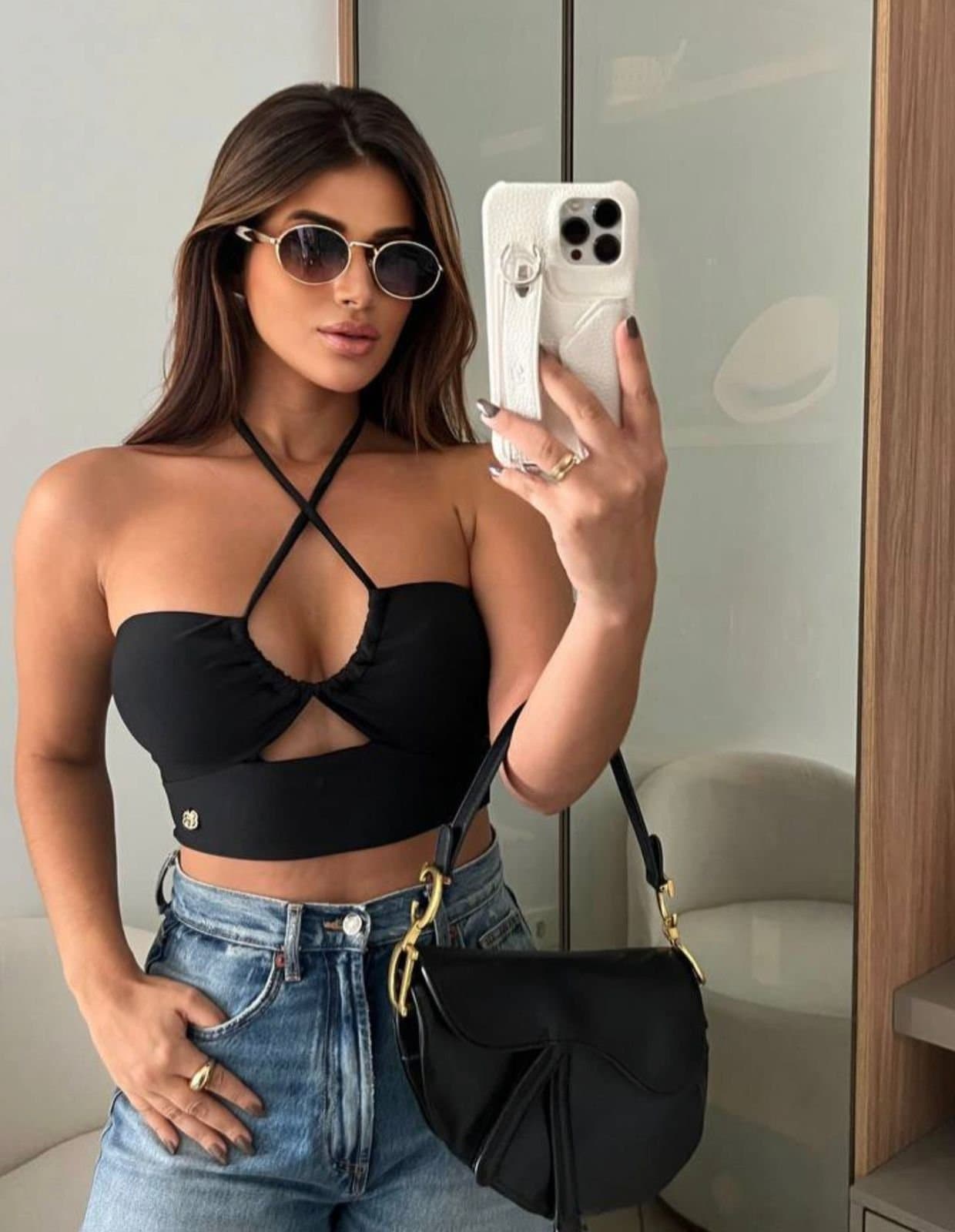 Cropped Brenda Preto 2 Formas de Usar