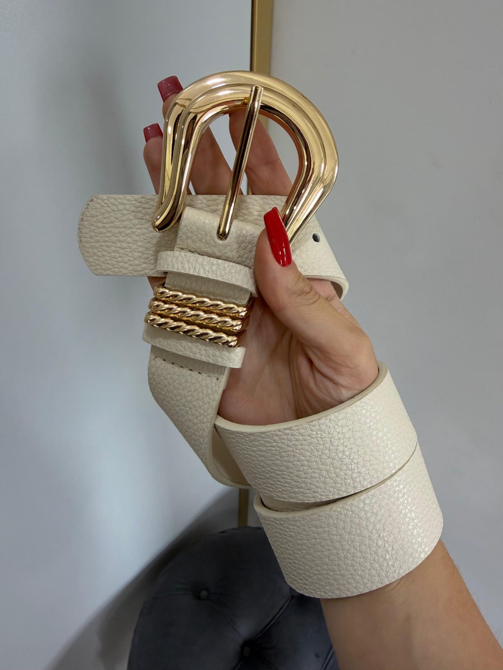 Cinto Off Fivela Dourada