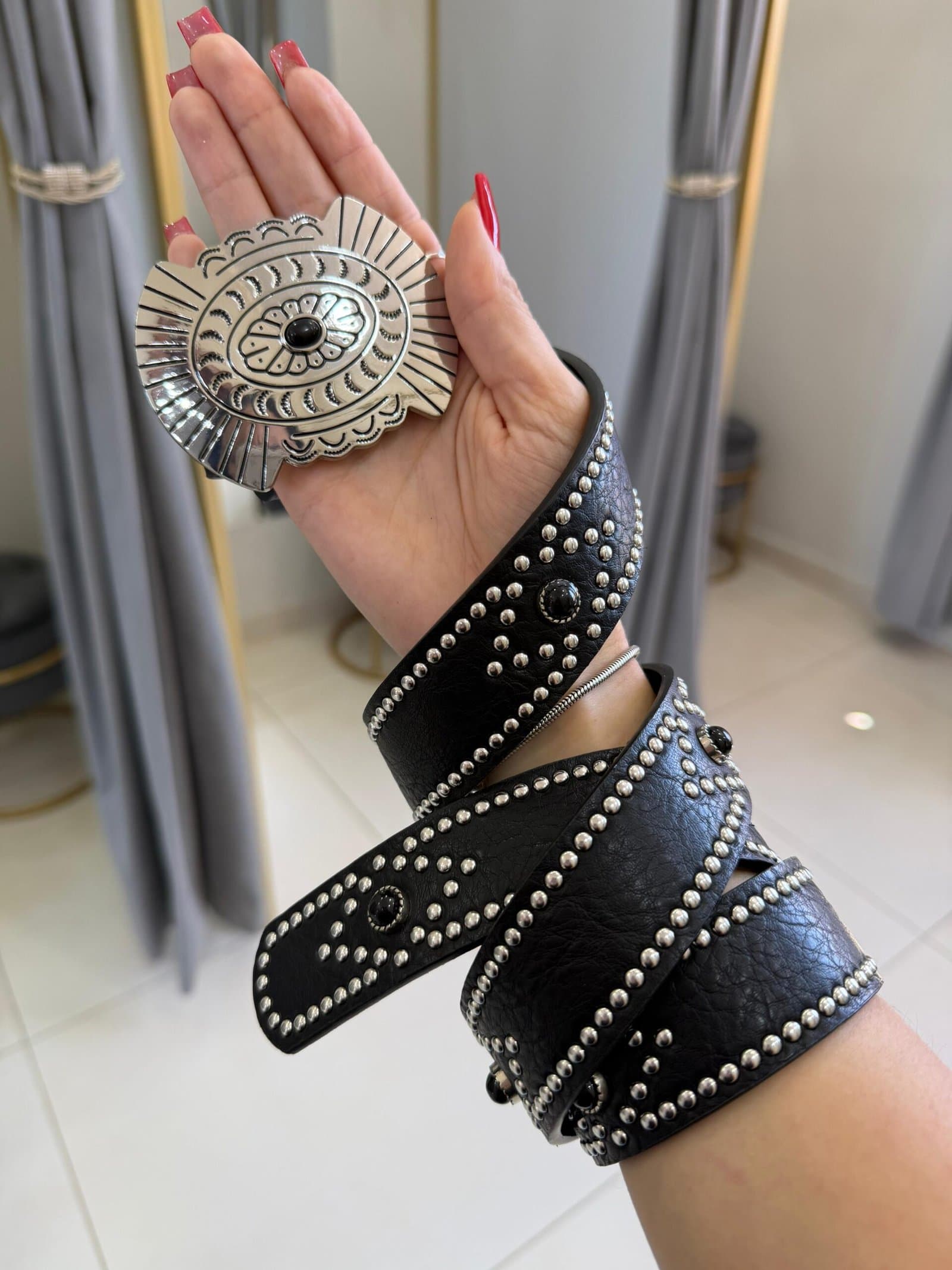 Cinto Fivela Diferenciada Prata Bolinha