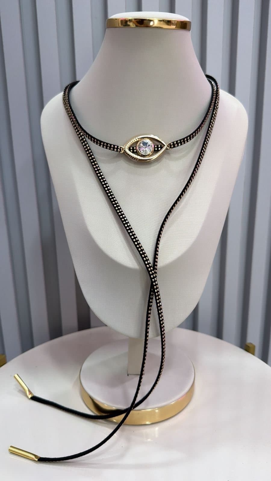 Colar Choker Gravatinha Country Olho