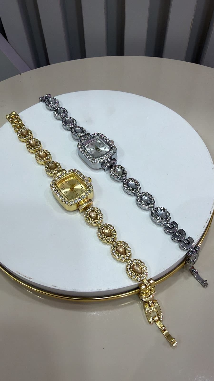 Relógio com strass Gabriela