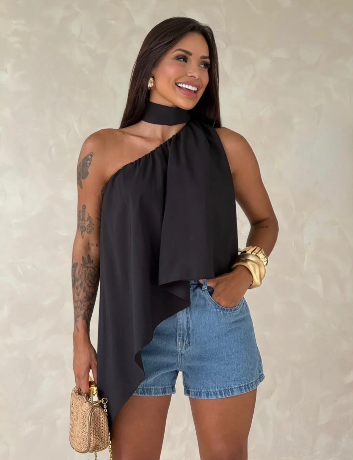Blusa Bata Assimétrica Choker Kim