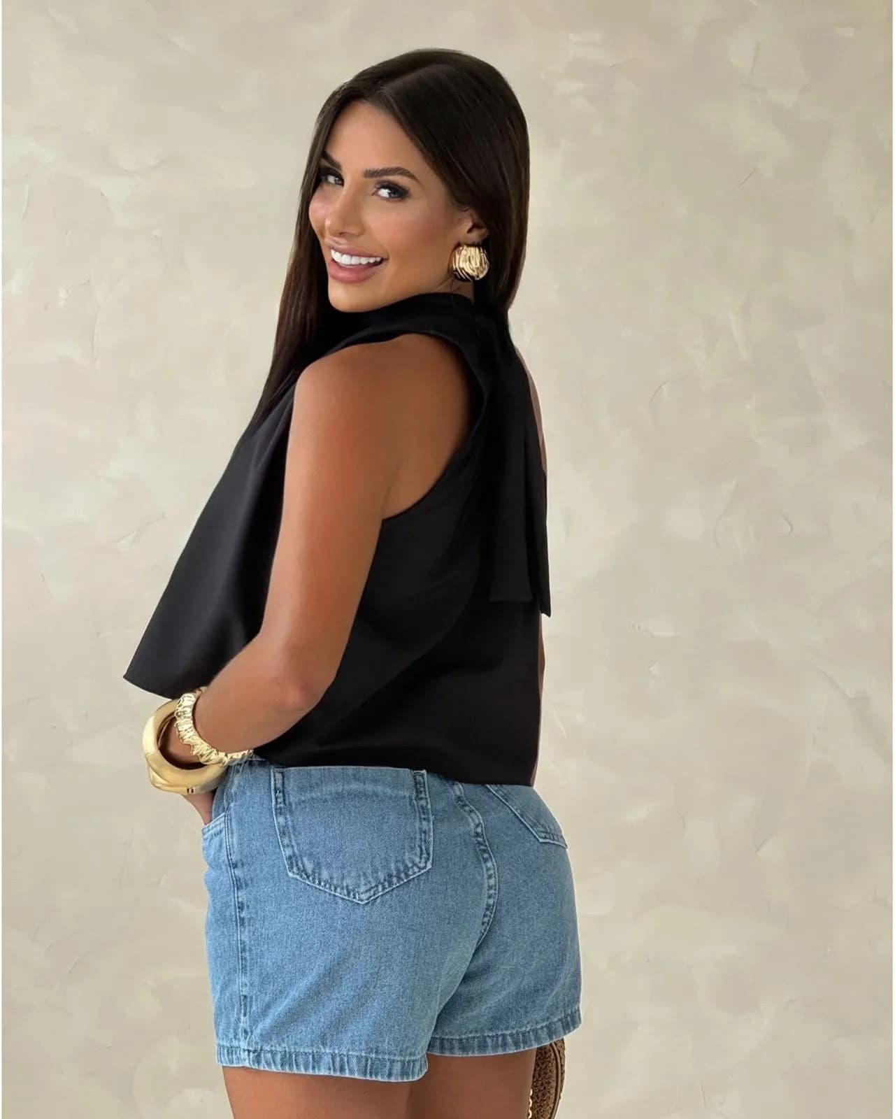 Blusa Bata Assimétrica Choker Kim